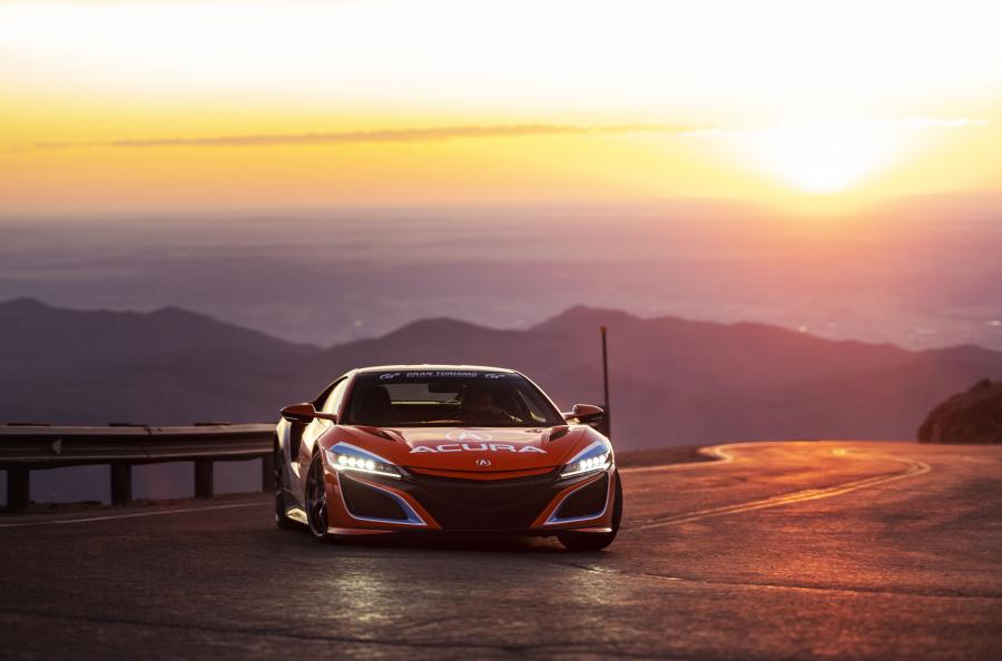  Acura NSX Pikes Peak Pace Car 2019 года  (фото 2 из 6)